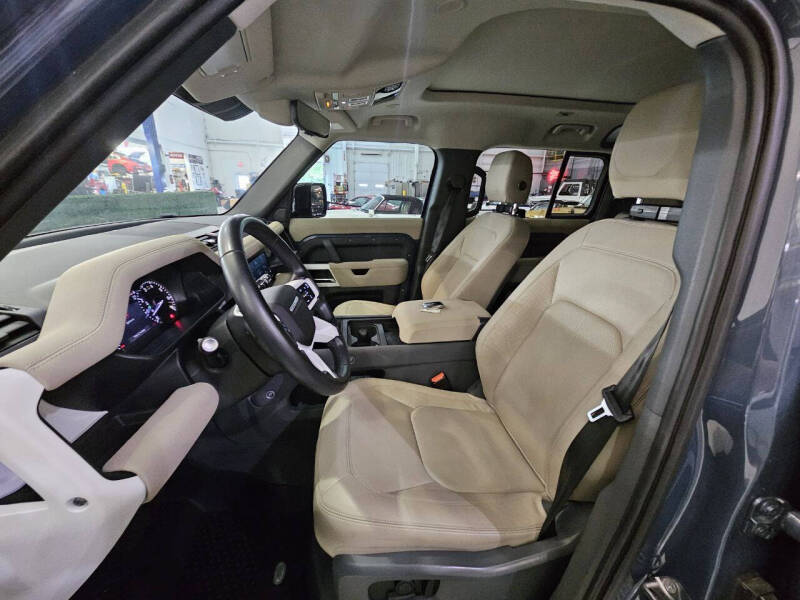 2023-land-rover-defender-110-se-awd-4dr-suv (10)