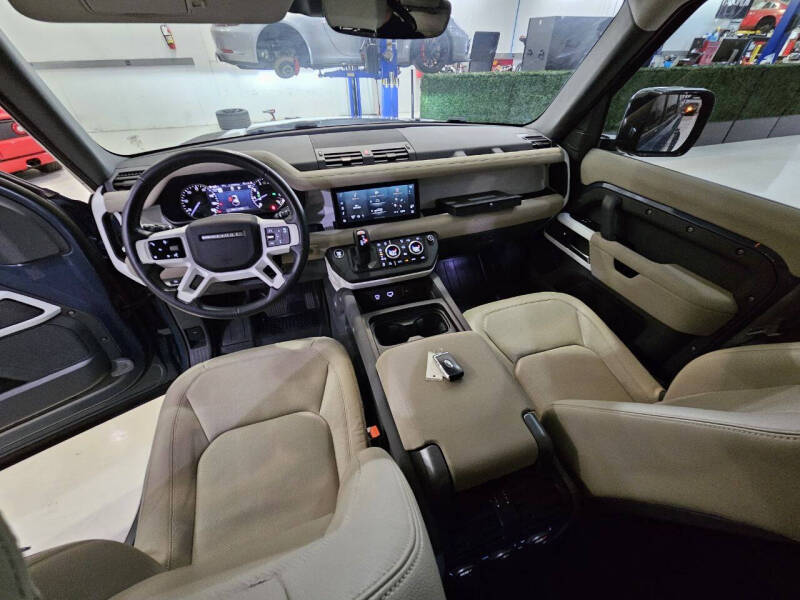 2023-land-rover-defender-110-se-awd-4dr-suv (13)