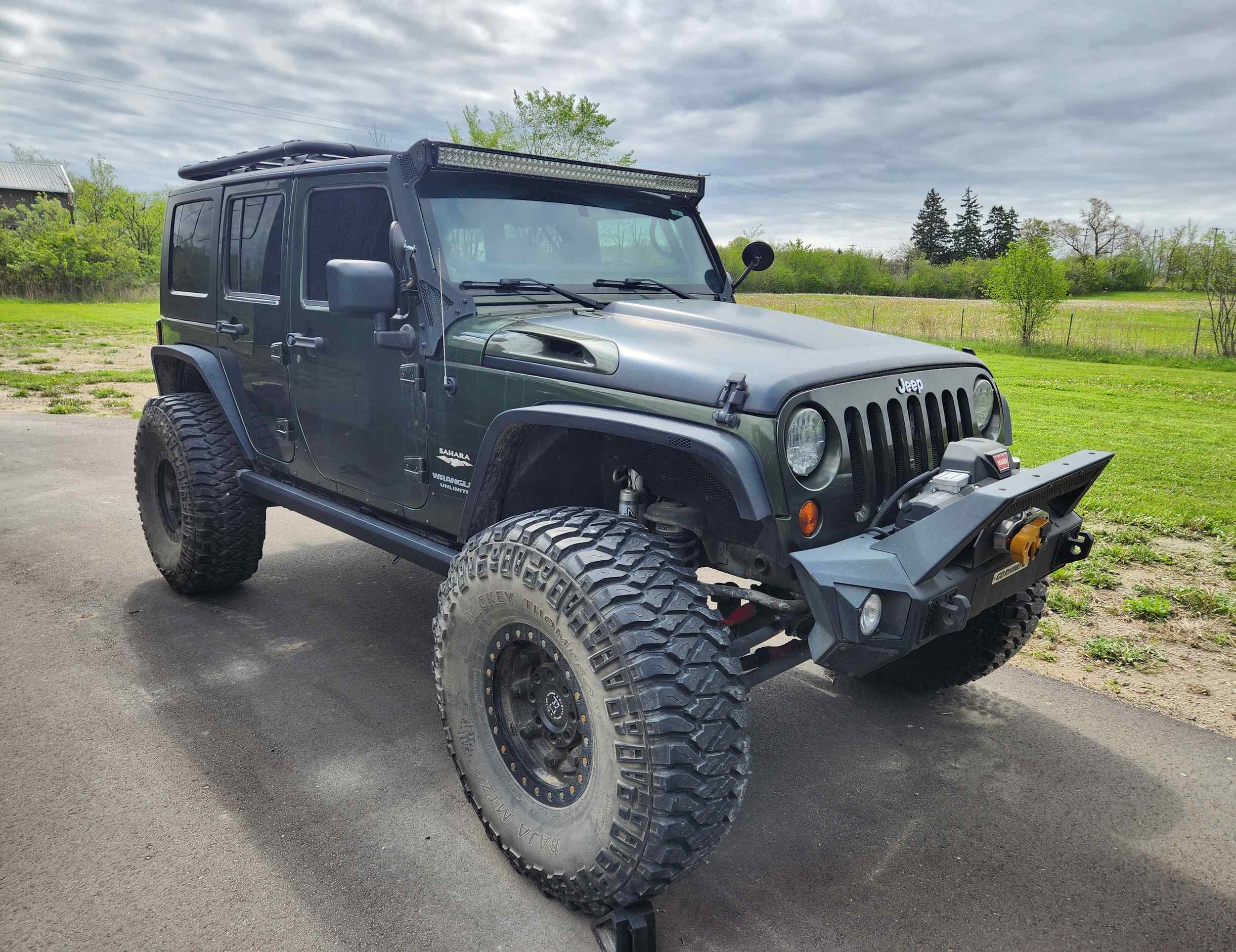 hemi-powered-jeep-wrangler-jku-for-sale-01