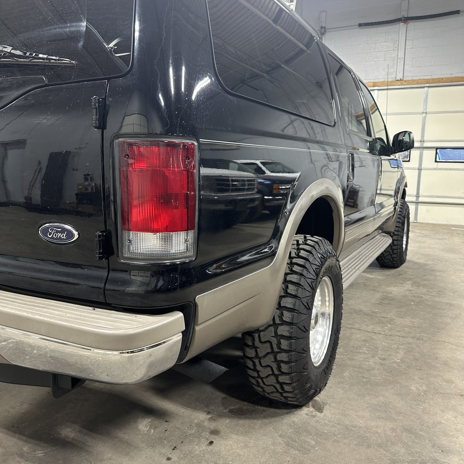 2000-ford-excursion-limited-for-sale-07
