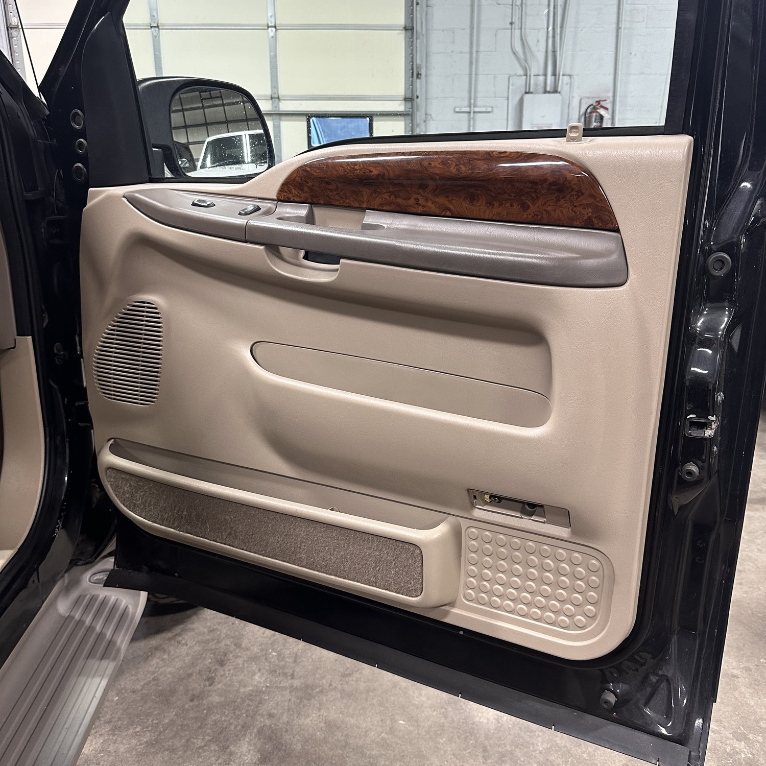 2000-ford-excursion-limited-for-sale-33