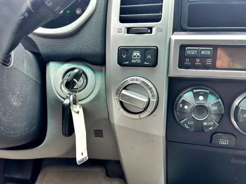2005-toyota-4runner-sr5-v6 (22)