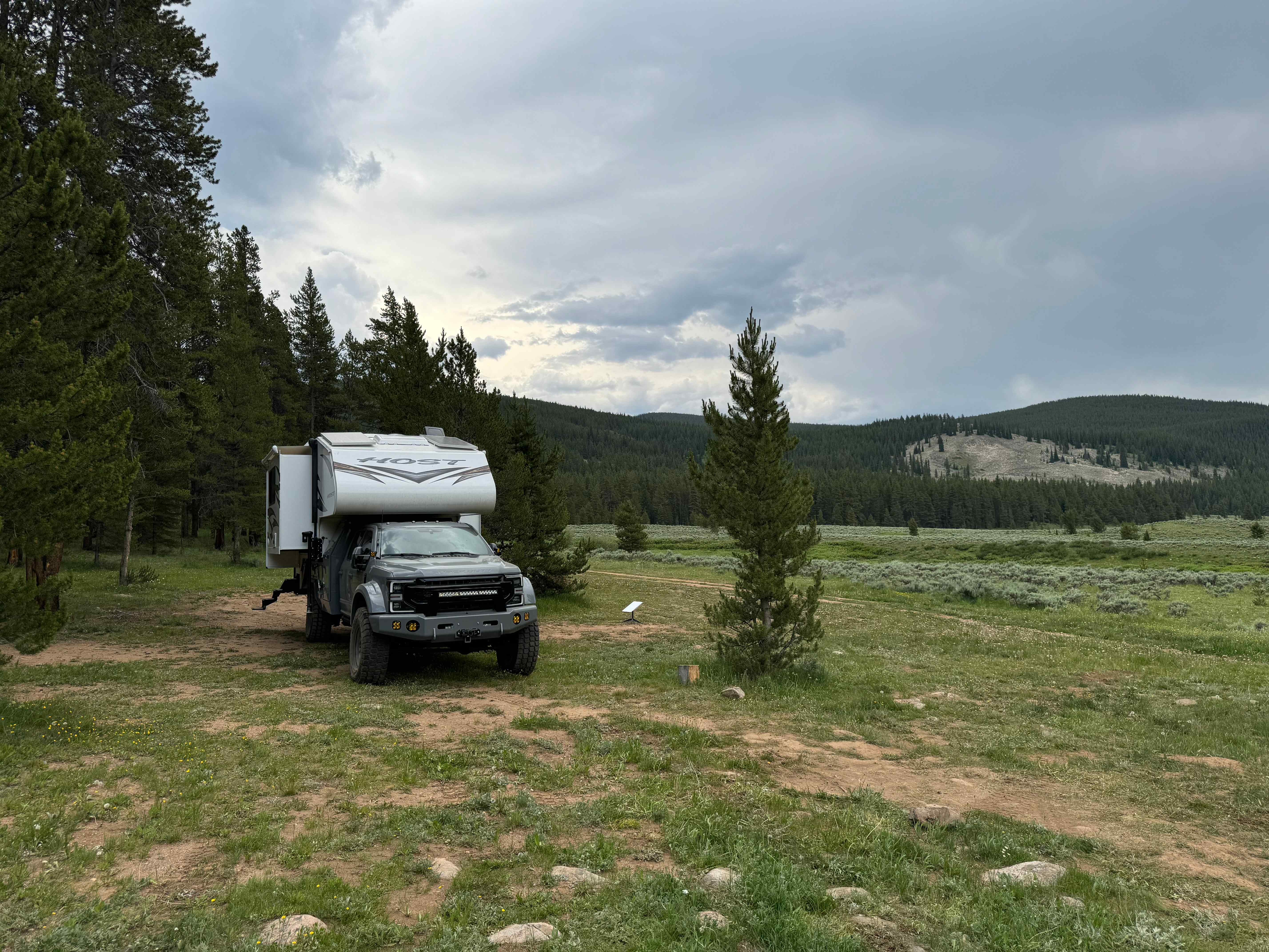 2022 Ford F550 Lariat Elevation Off Grid-05