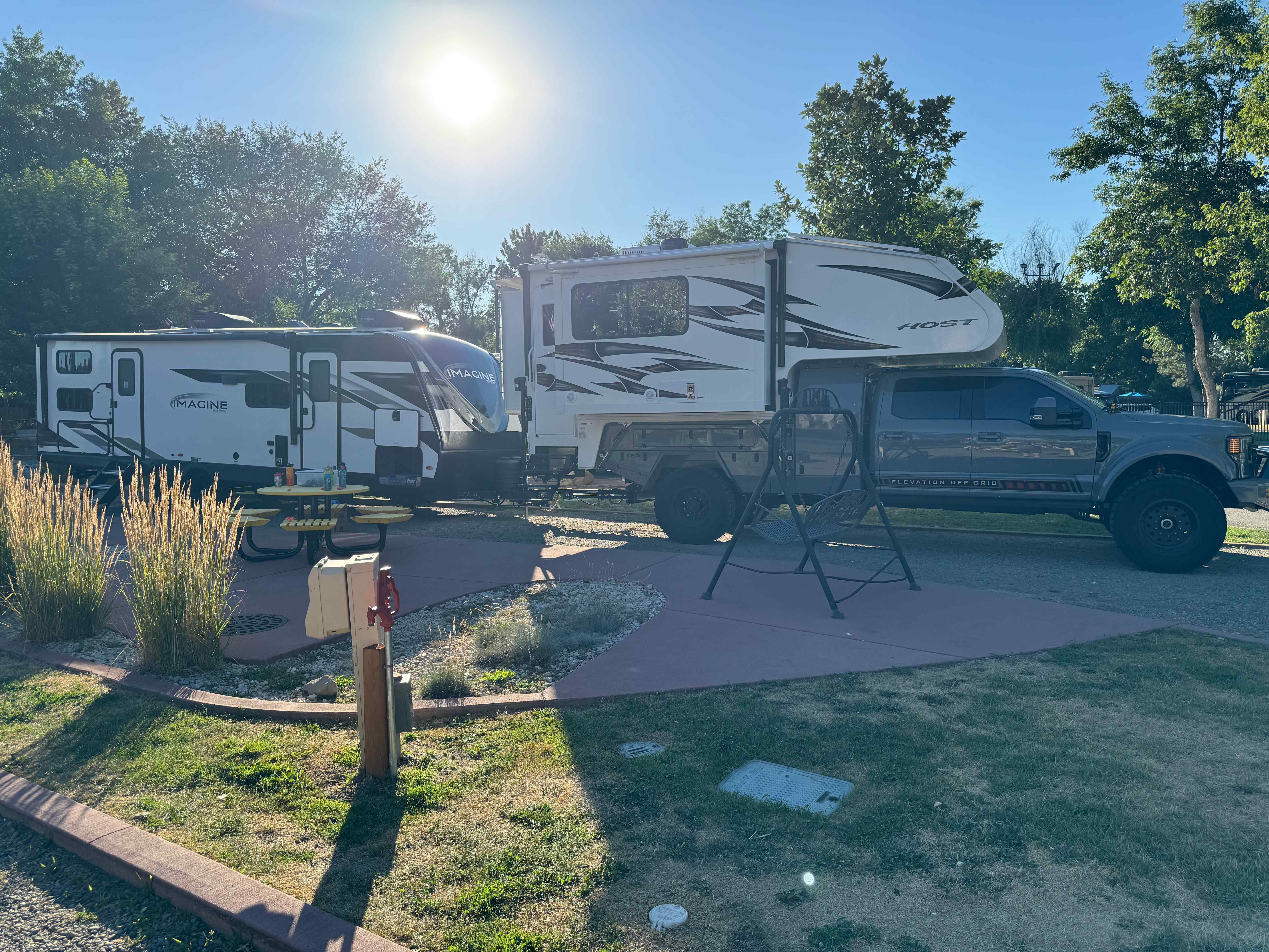 2022 Ford F550 Lariat Elevation Off Grid-06