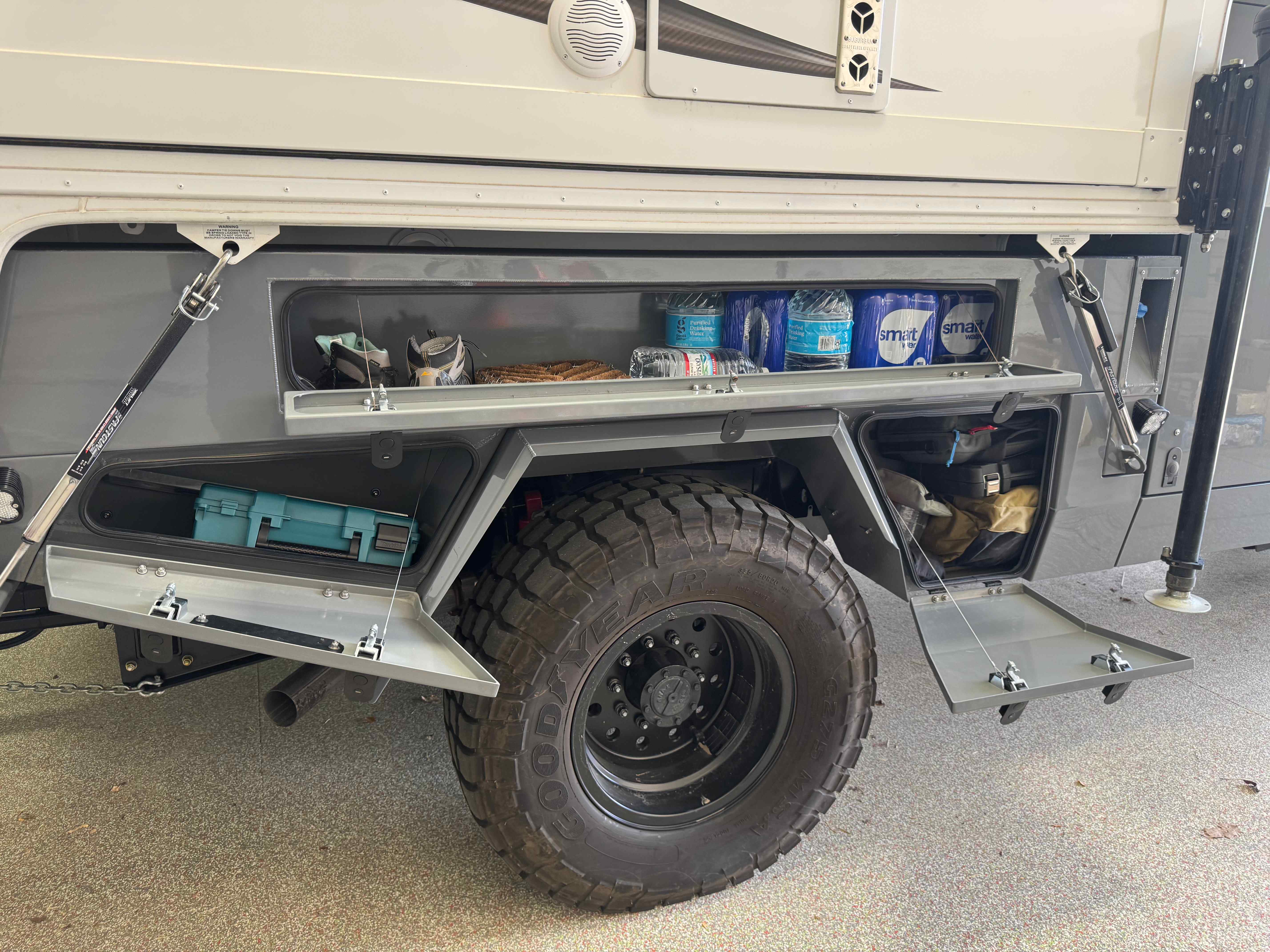 2022 Ford F550 Lariat Elevation Off Grid-15