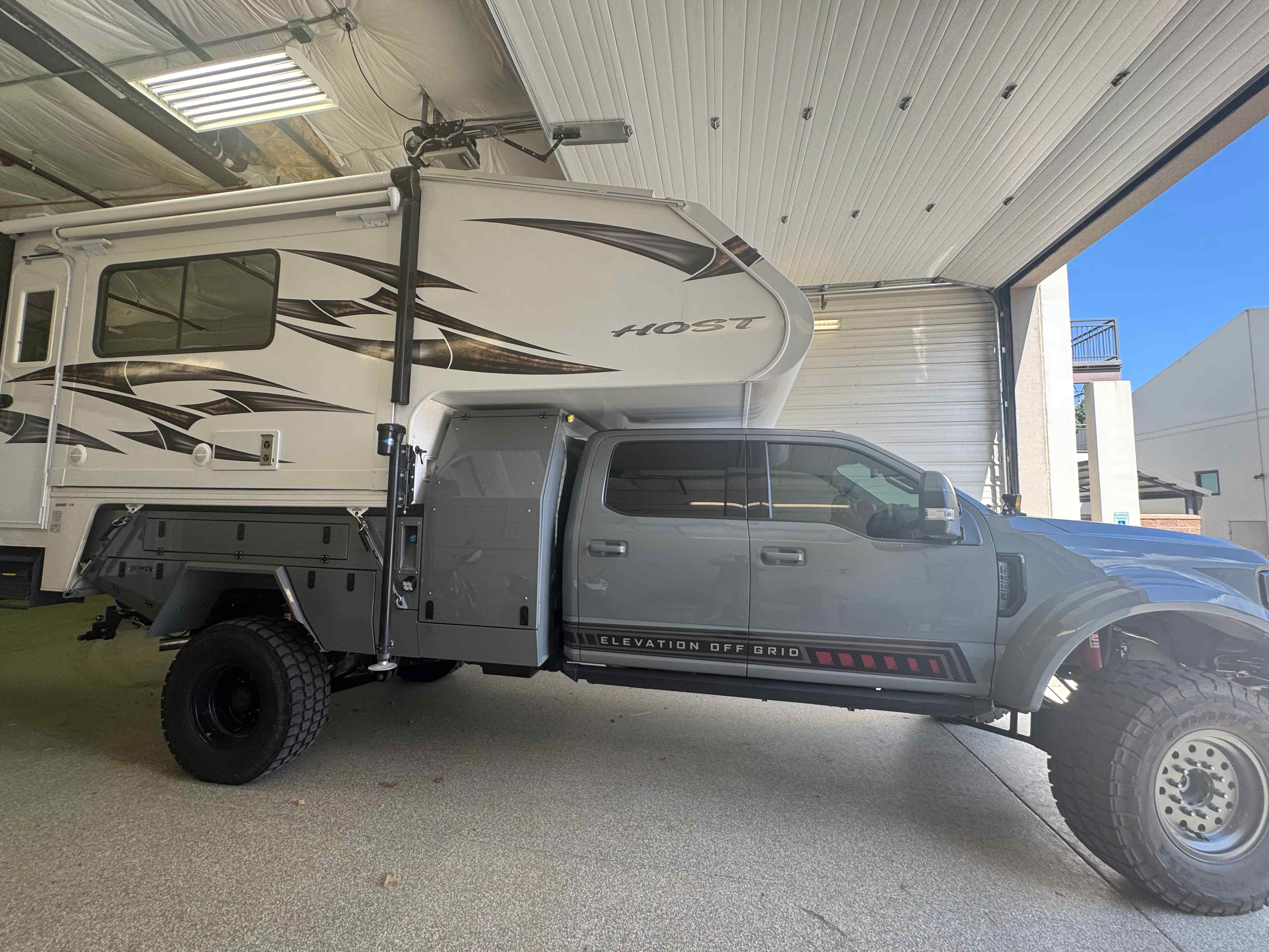 2022 Ford F550 Lariat Elevation Off Grid-29