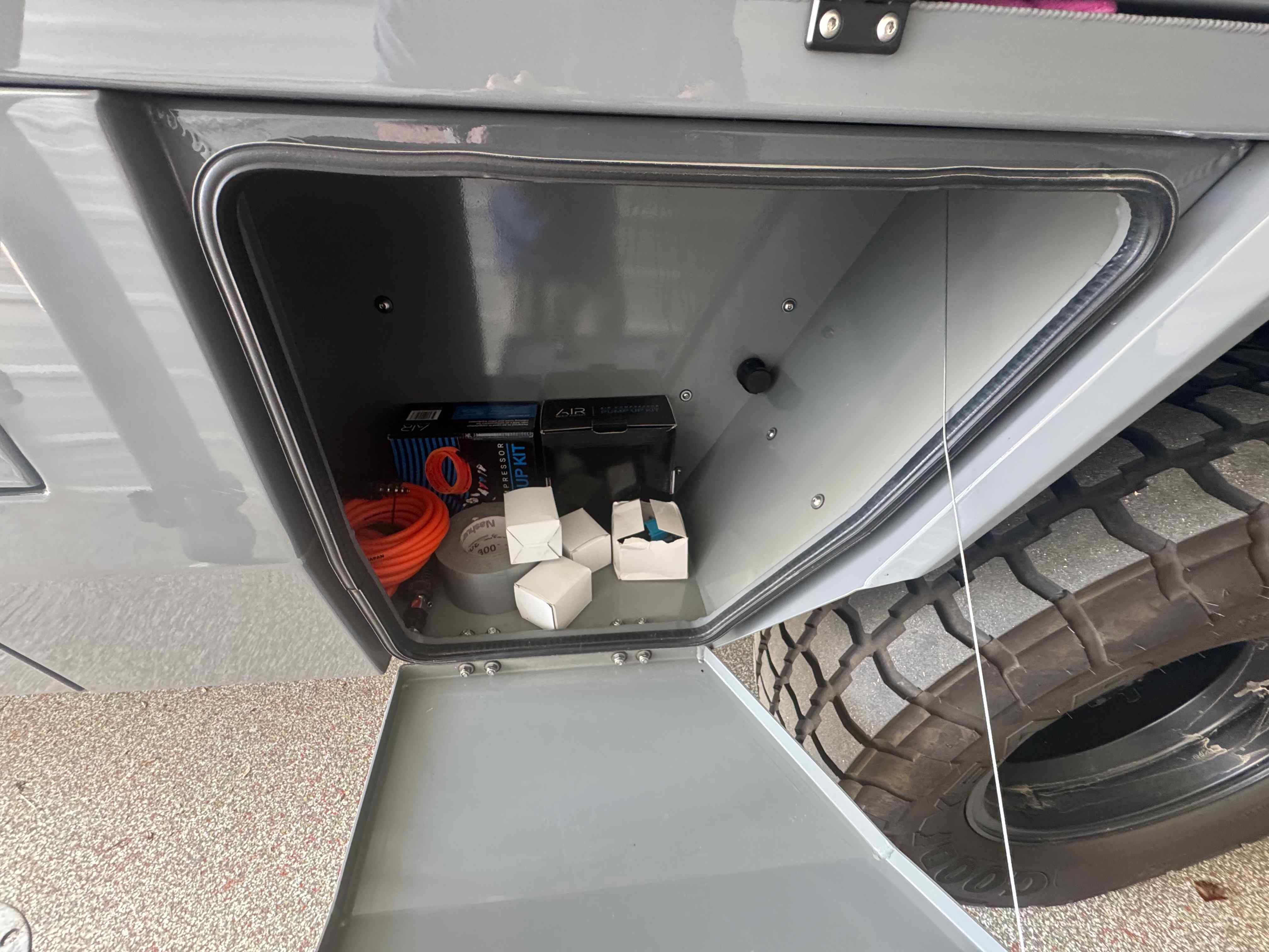 2022 Ford F550 Lariat Elevation Off Grid-31
