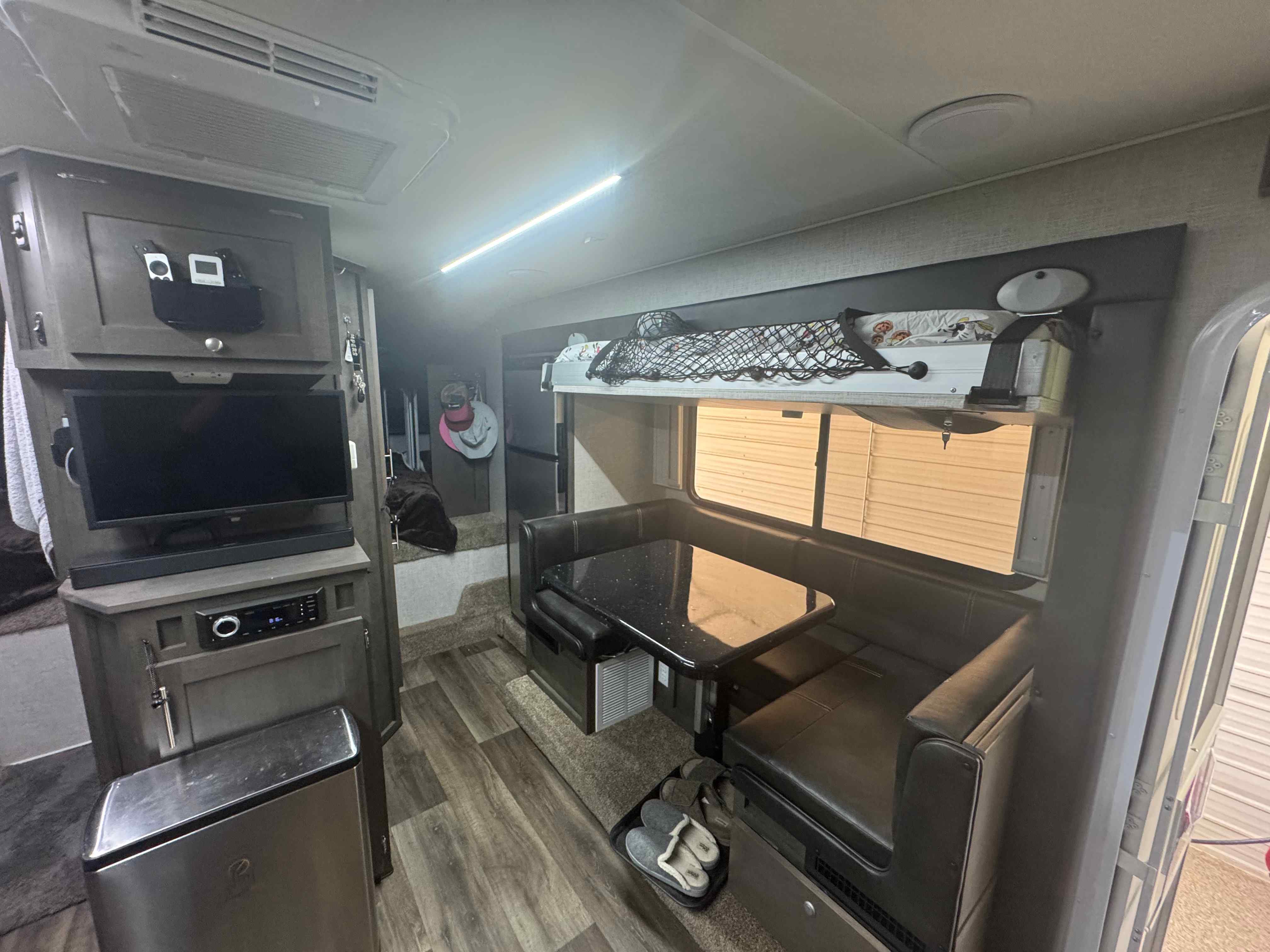 2022 Ford F550 Lariat Elevation Off Grid-37