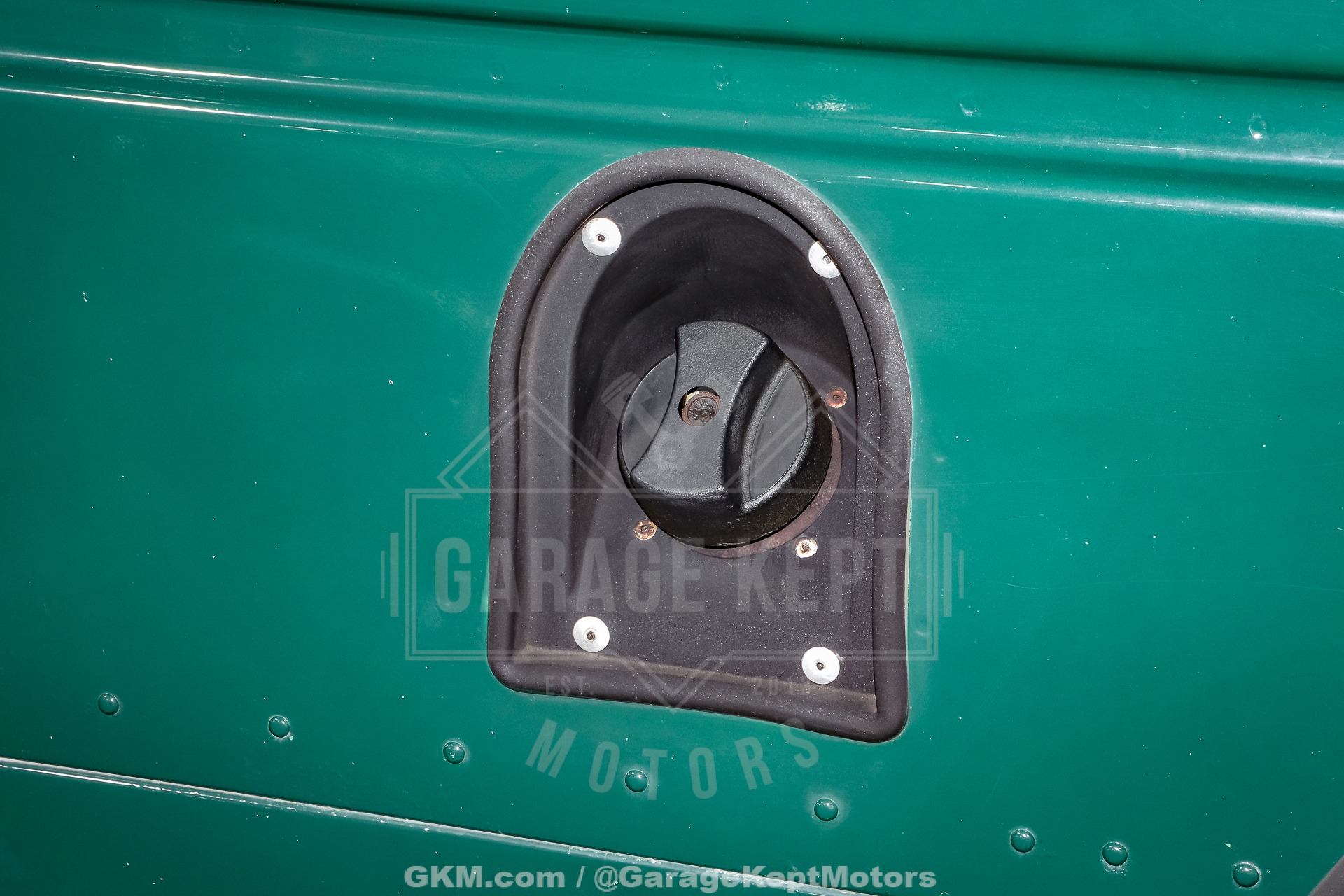 Used-1988-Land-Rover-Defender-110-1751482104 (26)