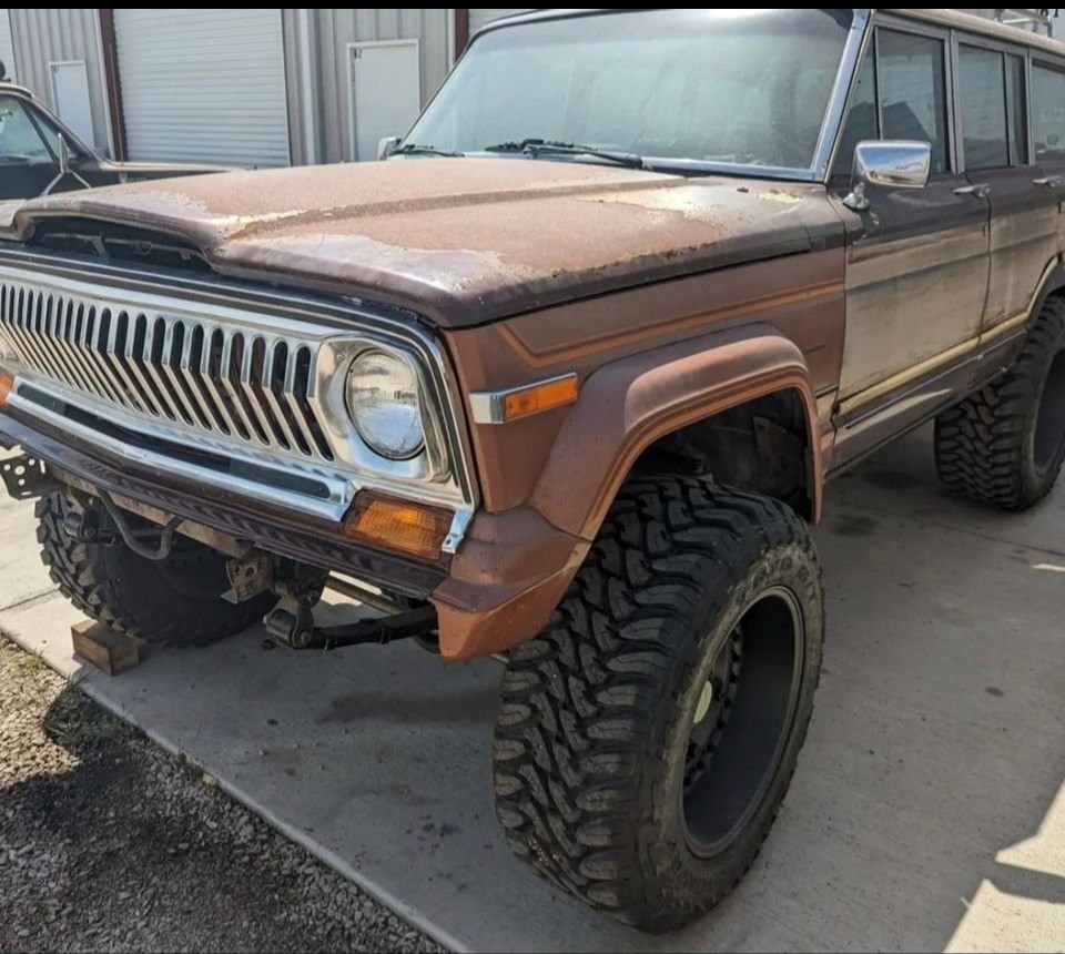 1984-Jeep-Grand-Wagoneer-Wide-Track-Project-2