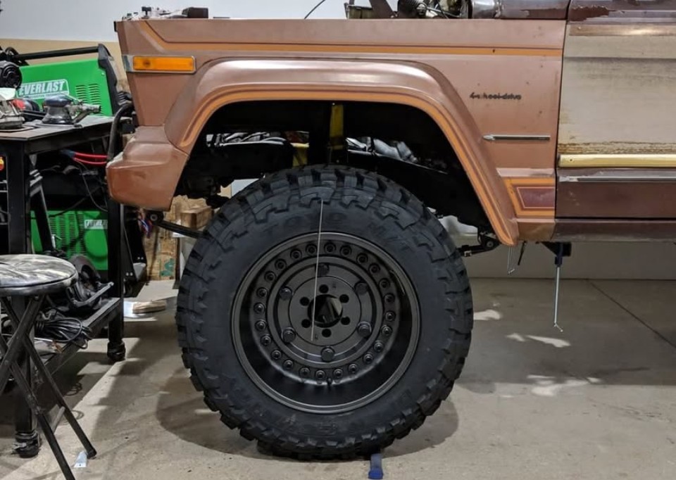 1984-Jeep-Grand-Wagoneer-Wide-Track-Project-9