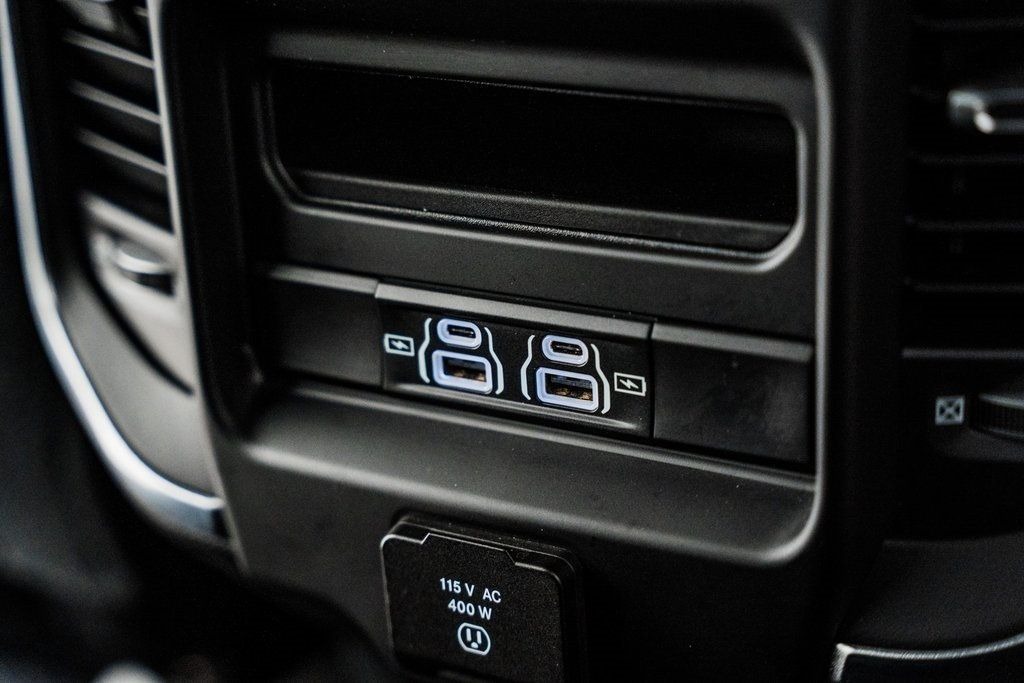 2021-ram-2500-laramie-night-edition (10)