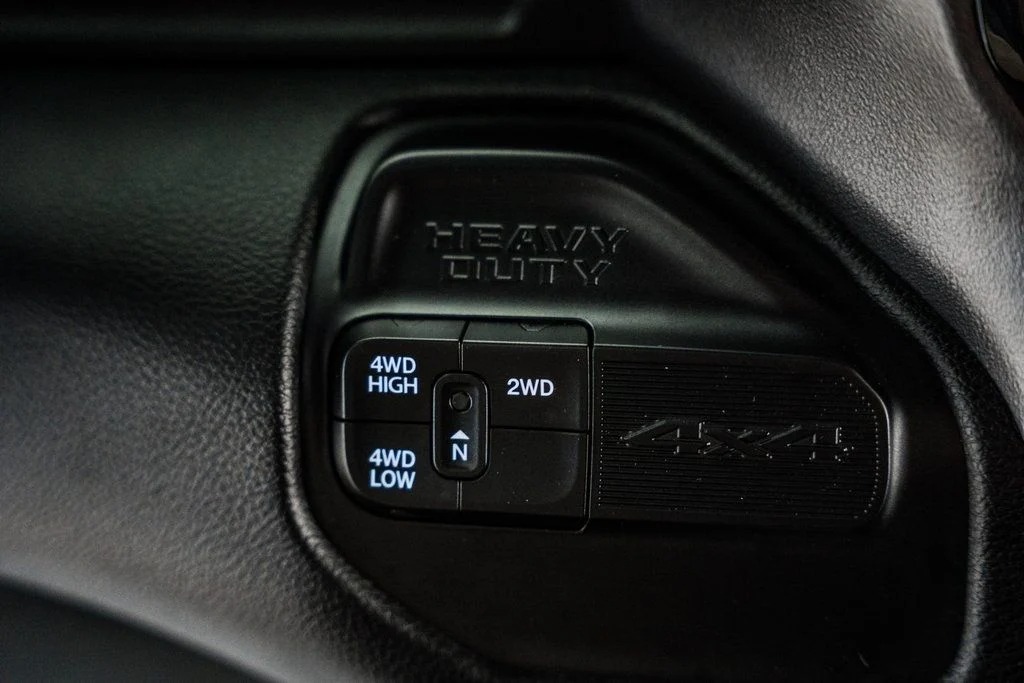 2021-ram-2500-laramie-night-edition (19)