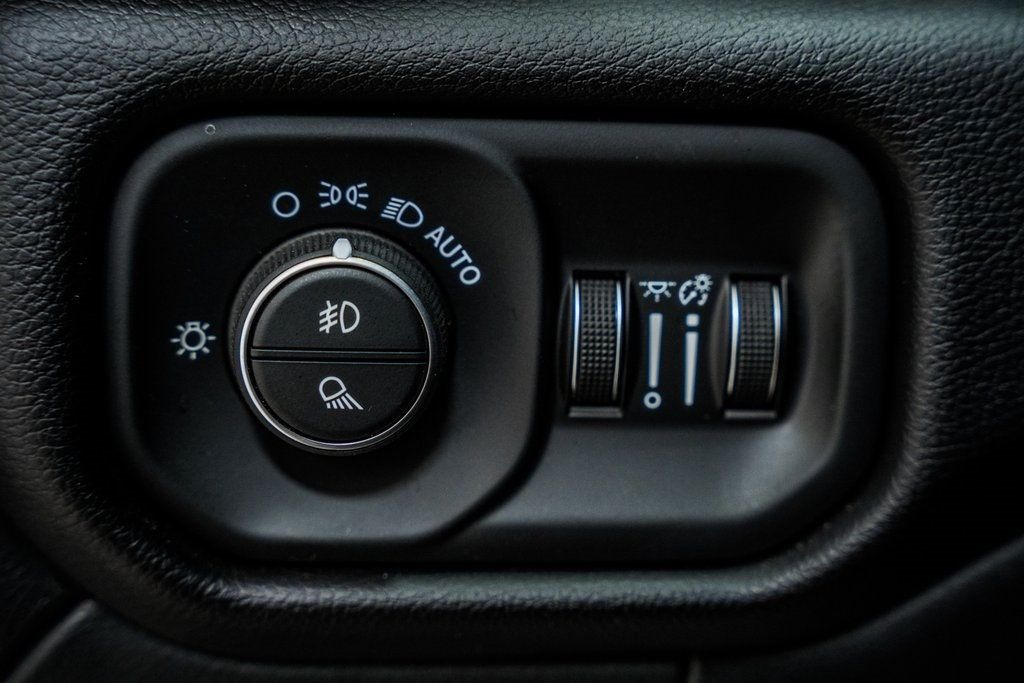 2021-ram-2500-laramie-night-edition (3)
