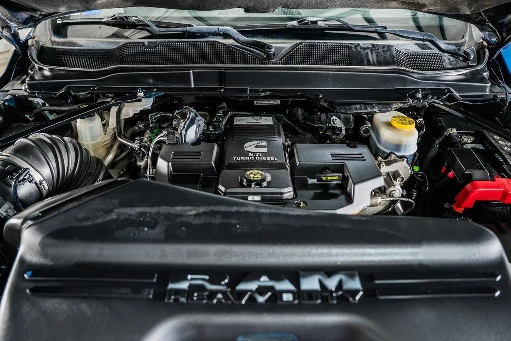 2021-ram-2500-laramie-night-edition (31)