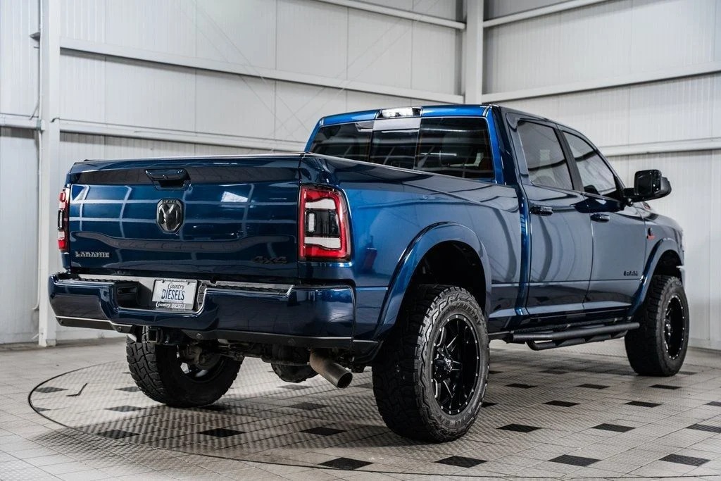 2021-ram-2500-laramie-night-edition (36)