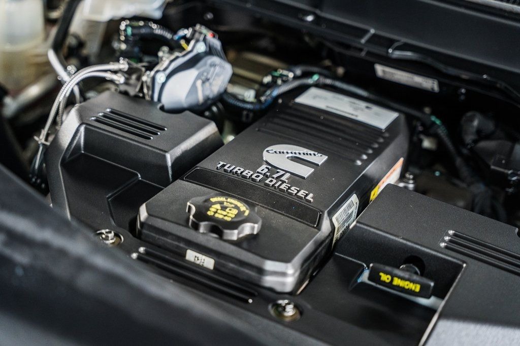 2021-ram-2500-laramie-night-edition (37)