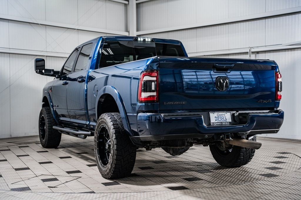 2021-ram-2500-laramie-night-edition (49)