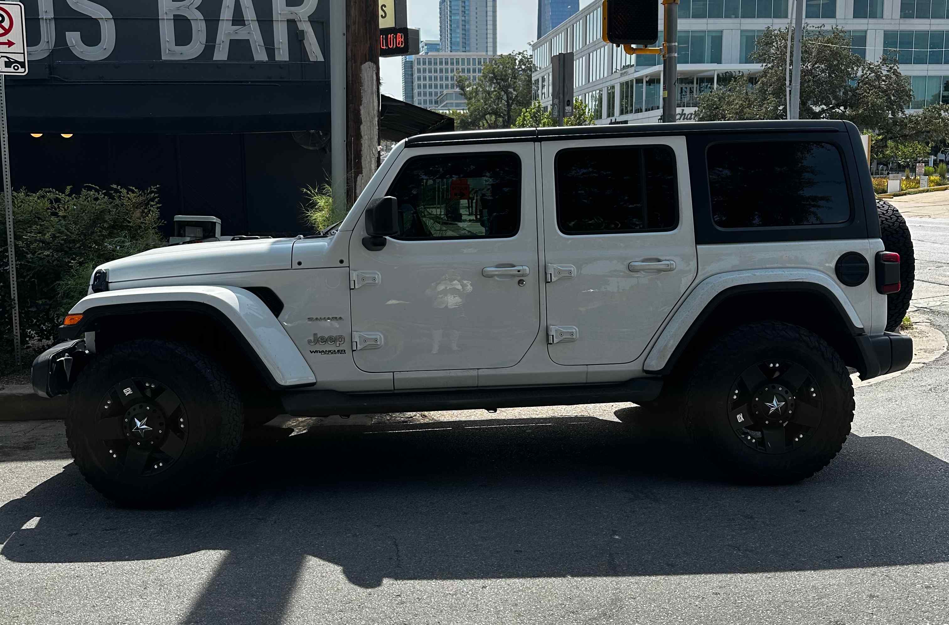 2019-jeep-wrangler-sahara-for-sale-4x4-03