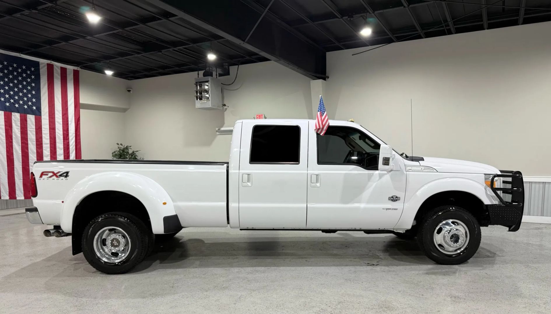 ford-f350-super-duty-crew-cab-for-sale-04