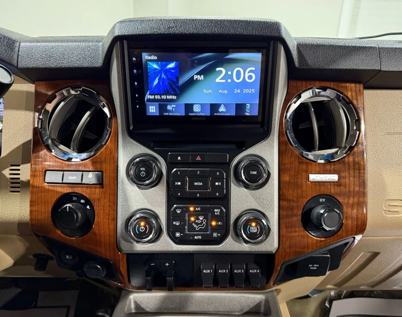 ford-f350-super-duty-crew-cab-for-sale-16