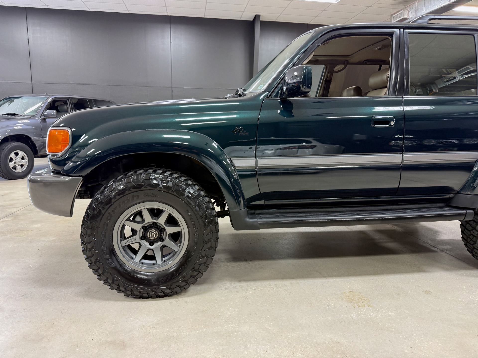 1997-toyota-land-cruiser-40th-anniversary (11)