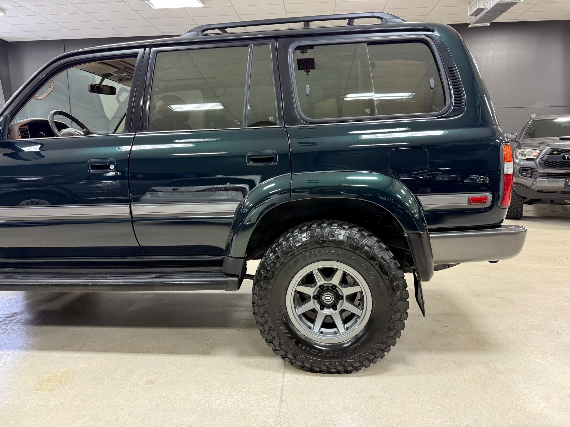 1997-toyota-land-cruiser-40th-anniversary (12)