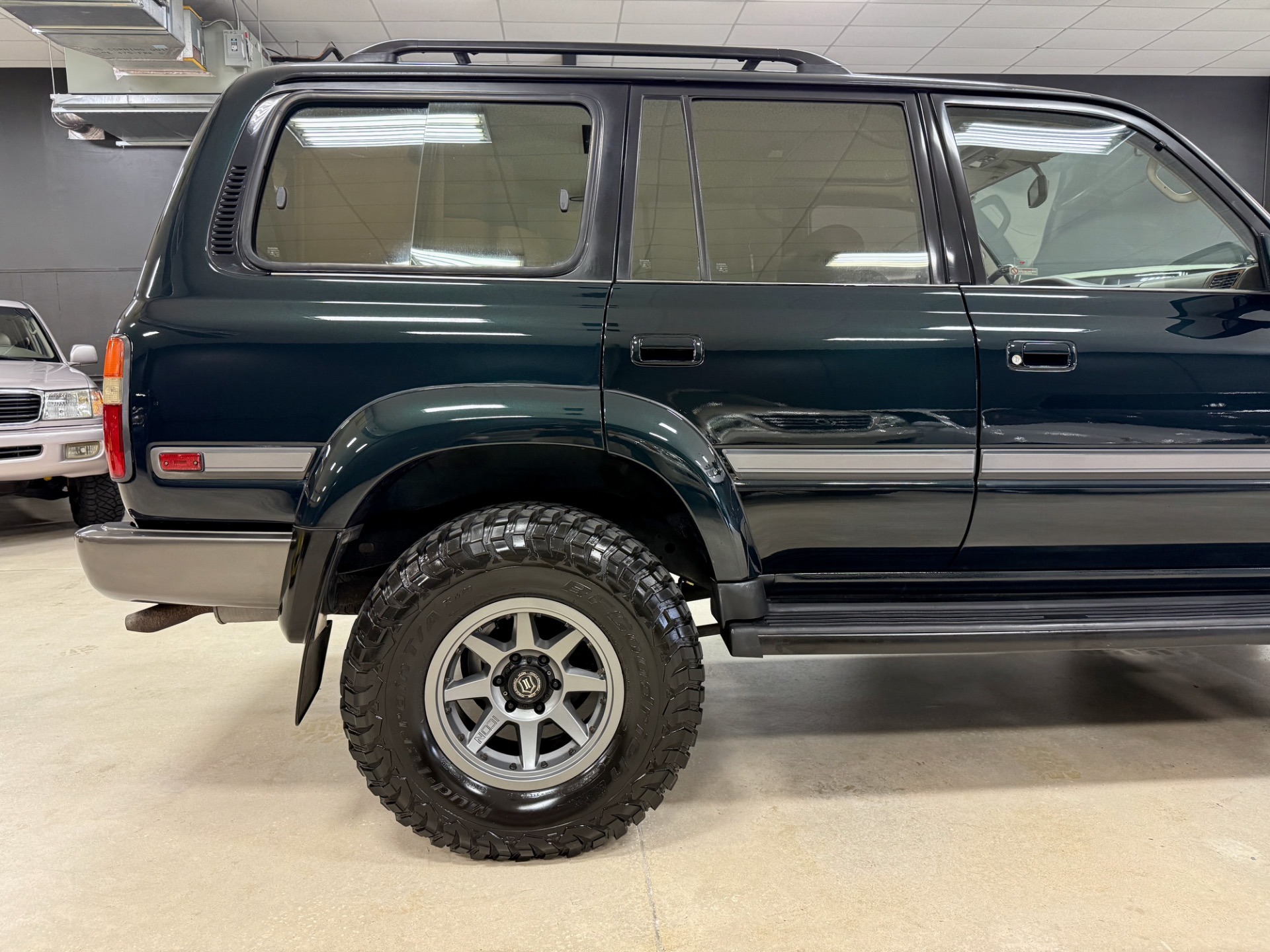 1997-toyota-land-cruiser-40th-anniversary (13)