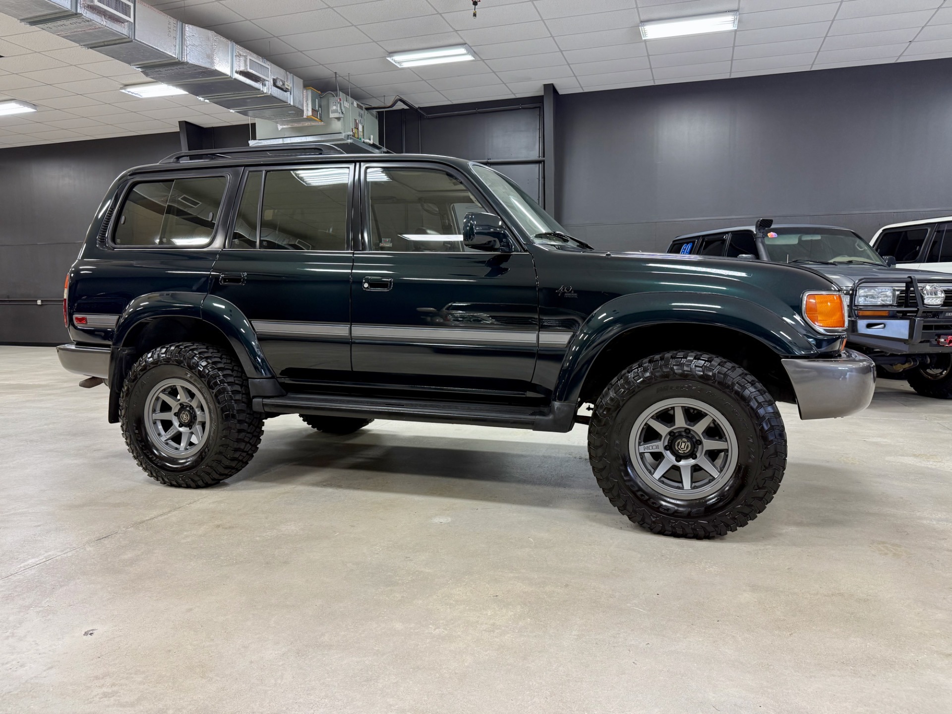 1997-toyota-land-cruiser-40th-anniversary (18)