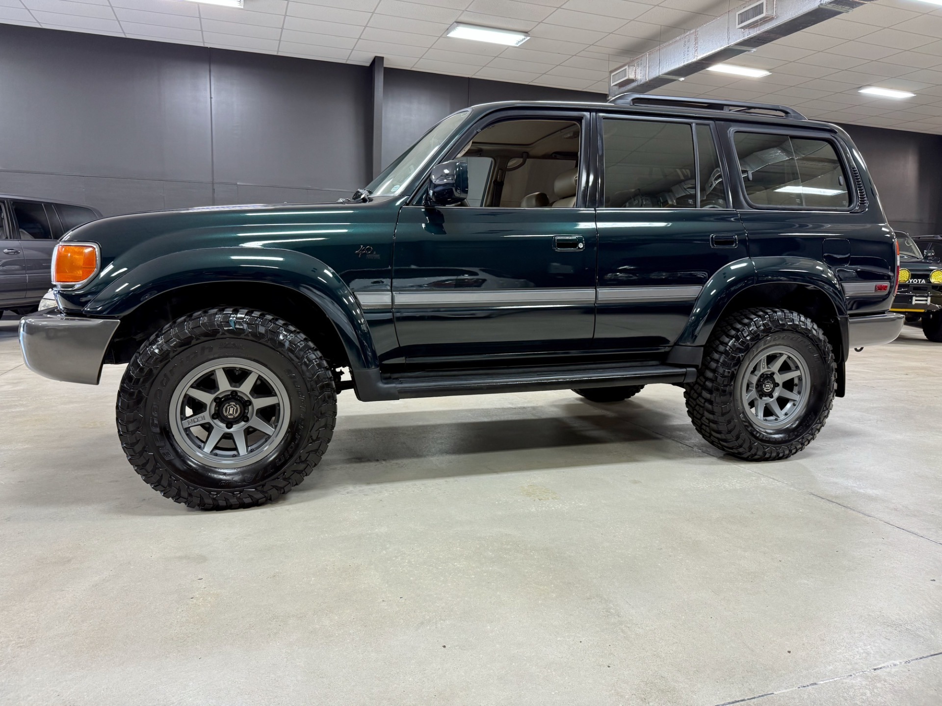 1997-toyota-land-cruiser-40th-anniversary (21)