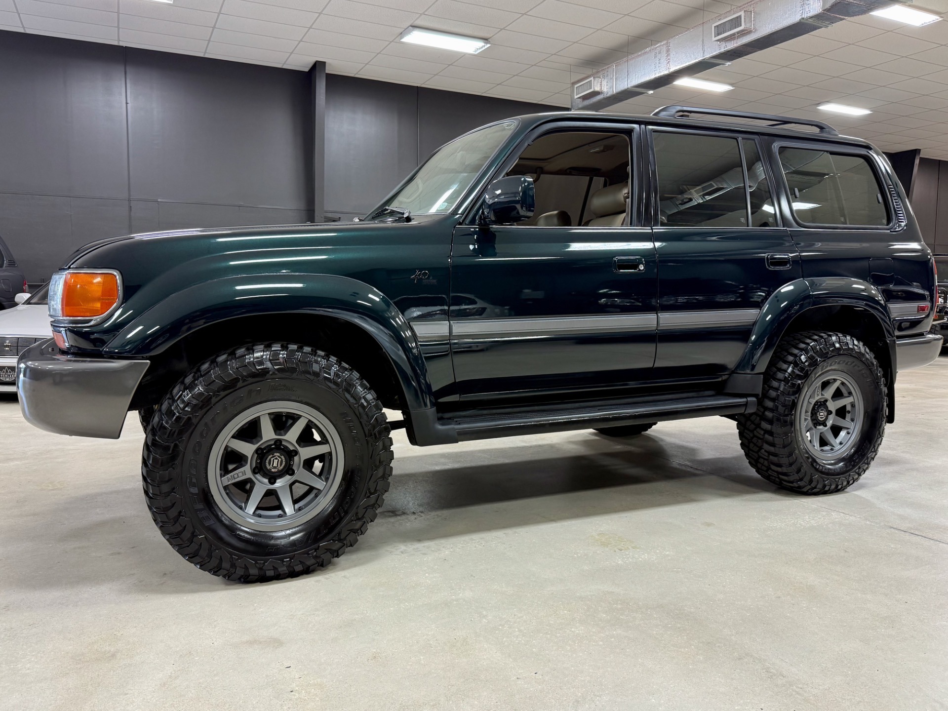 1997-toyota-land-cruiser-40th-anniversary (25)
