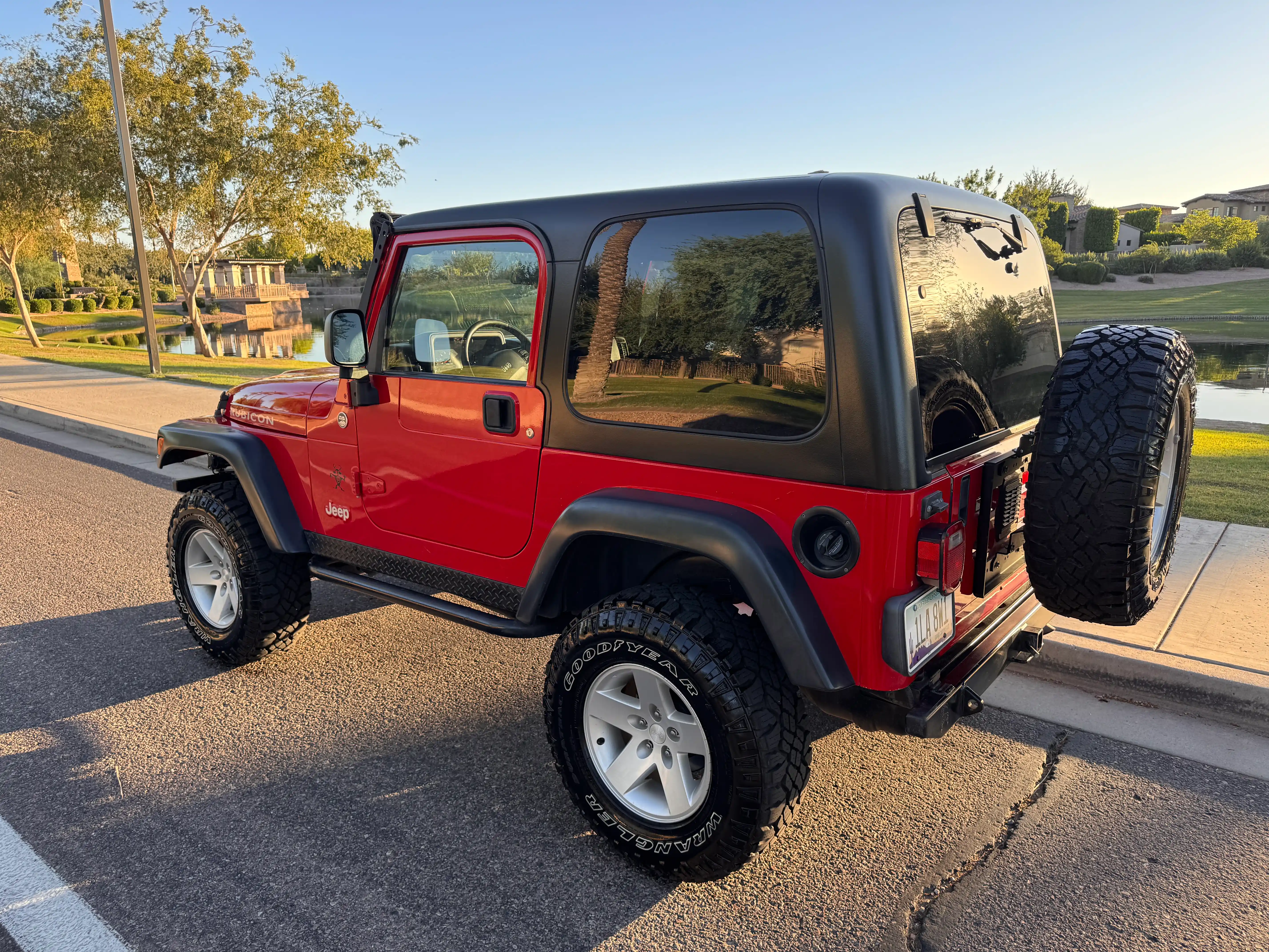 2005-jeep-wrangler-rubicon-red-for-sale-03