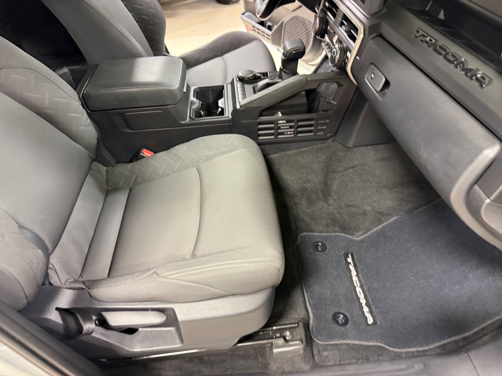 2025-toyota-tacoma-4x4-for-sale (10)